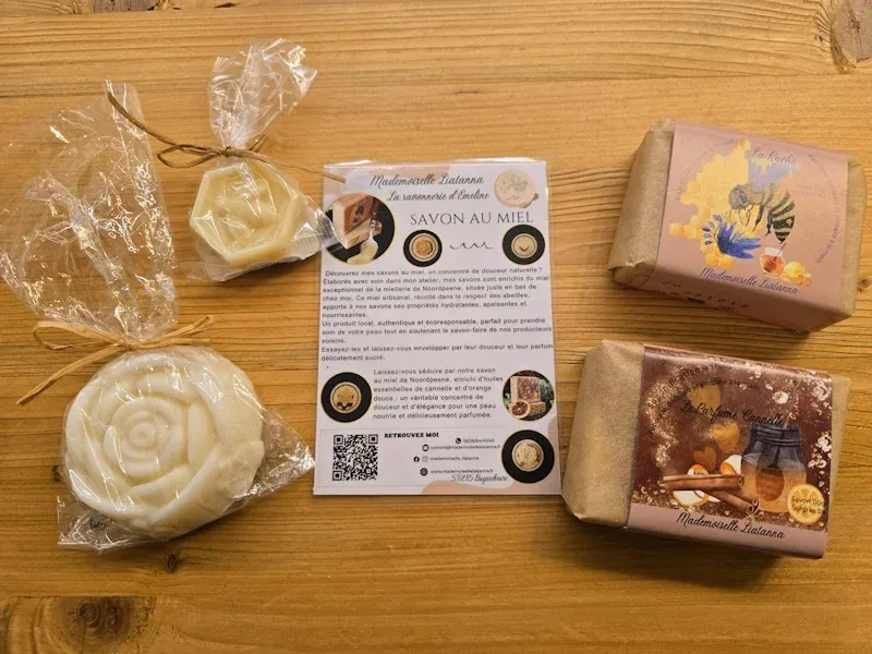 Savon naturel artisanal au miel – La Ruche de Mademoiselle Liatanna – 110g – Image 2